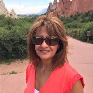 Meet your Posher, Monna